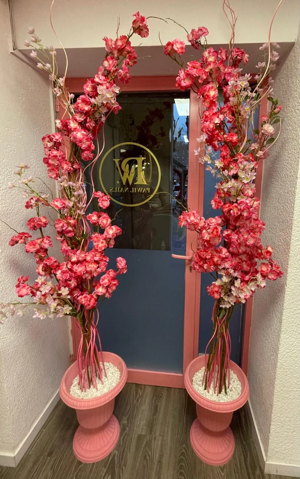 Instalación de cerezo artificial para Pawil Nails